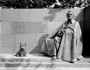 Statues of Franklin Delano Roosevelt and his dog