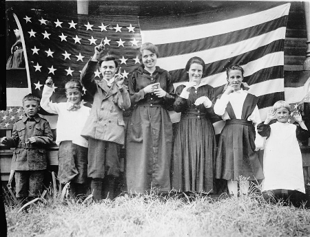 children-signing-national-anthem